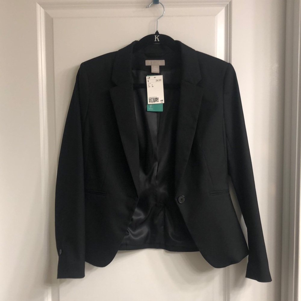 Fitted H&M blazer, new with tags! US size 6.